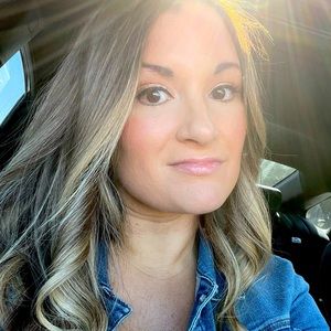 Meet your Posher, Dana